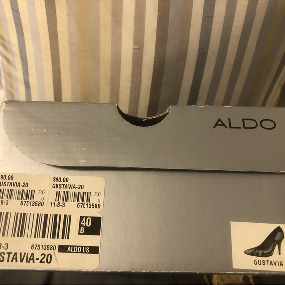 Hey ladies!  These Snake Skin high heels are where it’s at!  Take a look!! - Picture 7 of 8